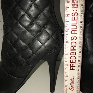 Black quilted platform ankle boot size 7.5